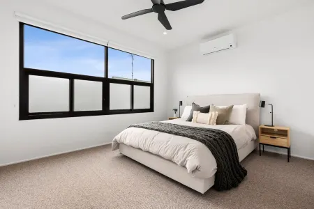 Luxury Townhouse in the middle of town. Отели в г. Ошен Гров