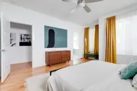 Elegant 3-Bedroom Home with Stunning Rooftop Deck & Dining Area