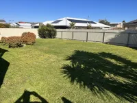 Offshore Beach House - Wi-fi & linen included Hotels in Goolwa