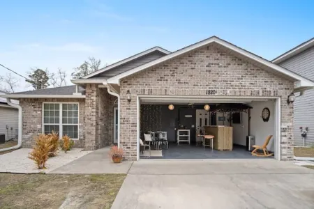 THIS MUST BE THE PLACE-House to Beach in 5 minutes