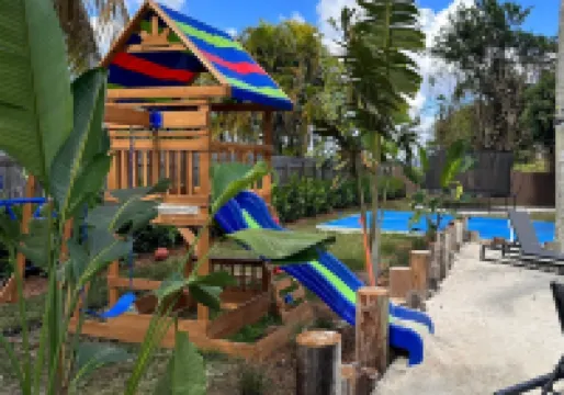 The Mansion Pickleball, Golf and heated pool