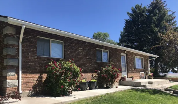 Split Mountain View Paradise! Life on the farm!