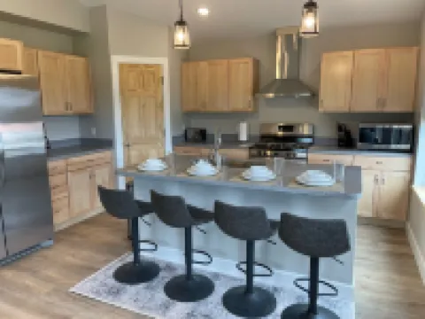 Bear Canyon Cottages - Birch House