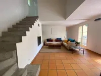 Aix-en-Provence, Charming, 200 m2, Infinity Pool and Large Garden 佩尼耶住宿飯店