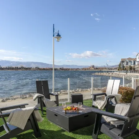 Modern Marina Lake Home with Amazing Views