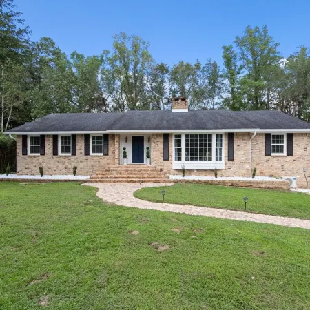 Airy 5br home w/pool, outdoor living, game room