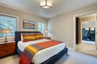 Alpine Lodge Sunriver, 5 Br Luxe, Sharc, Hot Tub, King Suites, EV, Ft Rock Park 森賴弗住宿飯店