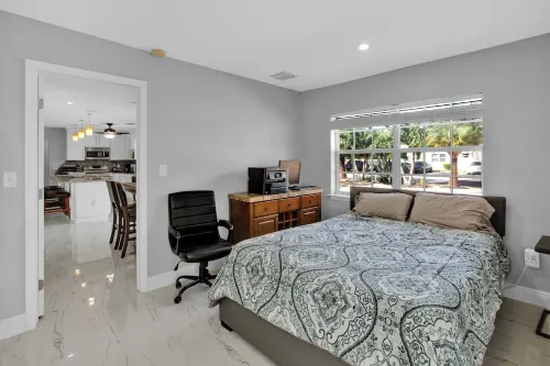 Luxury Water Front, Heated Pool & Jacuzzi, 5br