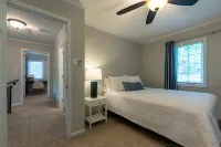 Stylish 3Br Lakefront Home on Kerr Lake