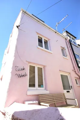 Tradewinds fisherman’s cottage, Brixham, great location with beautiful sea views Hotels in 