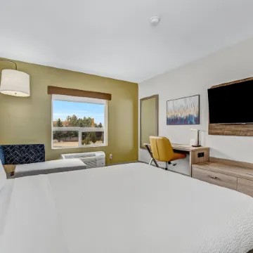 Holiday Inn Express & Suites EDMONTON SOUTH by IHG