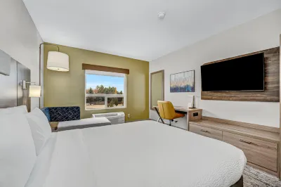 Holiday Inn Express & Suites Edmonton South
