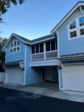 PHENOMENAL NEW HOME 7 BR  7.5 WALK TO E BEACH, EA BR PRIVATE BR & OUTDOOR SPACE