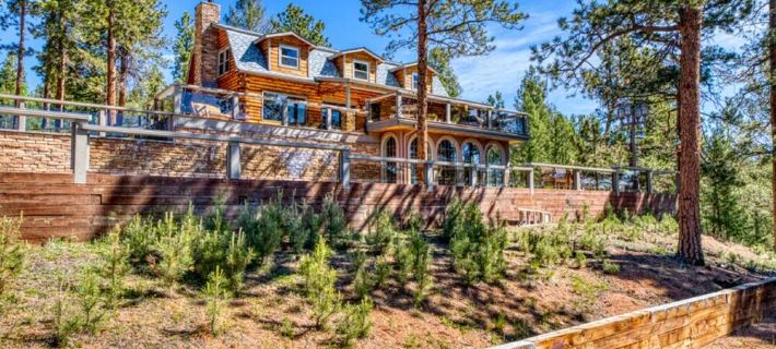 Spacious cabin in the woods w/ a private hot tub, deck, & fireplace  SUV  needed Hotels in Teller County