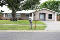 Serene Oasis: Saltwater Pool Home near KSC and Cocoa Beach"