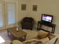 Cozy Comfortable Condo 2/2 No Chores Hotels in Foley