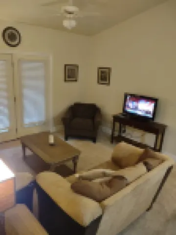 Cozy Comfortable Condo 2/2 No Chores