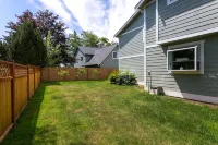 Luxury, large family oceanside community home on Birch Bay with beach access