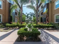 2 Bedrooms ✦ Ground Floor Unit ✦ Pool ✦ Wi-Fi ✦ Gym ✦ Pack 'n Play Hotels in Camarillo