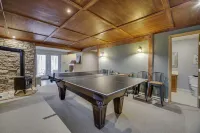 Wooded Lakeside Adventure, Walk to Dock, 4 Kid Kayaks, Screened Porch, Ping Pong