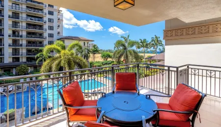 Aloha! Come enjoy paradise in our tranquil & relaxing beach villa. Отели рядом с достопримечательностью «KA WA‘A, a Luau at Aulani»