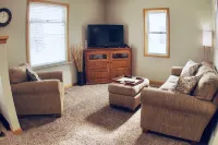 Broadway 310! Perfectly located in the center of Iron Range Activities. Hotels in Gilbert