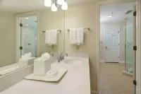 YOUR ISLAND GETAWAY! 3 BR Near BEACH - Incl GOLF & Tennis for 4 Daily at Westin