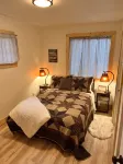Downtown Bozeman Bungalow, pet friendly with private fenced yard