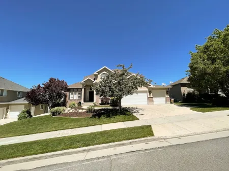 Full Above Ground Basement 2 BR 1 B w/ Gorgeous Views