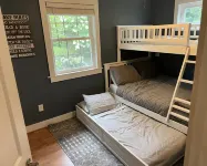 3 bedroom lake house & pool, only 35 min. to Wisconsin Dell and Cascade Mountain Hotels in Packwaukee