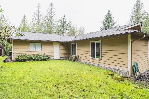 Hillside Cottage w/ Chef's Kitchen miles from Seattle