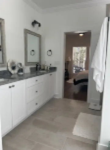 Cottage near Elijah State Park, Savannah Lakes Village, Baker and Hickory Knob.