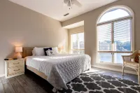 Picturesque View in Parkside! 2bd/2ba Hotels near Roy Barth Tennis Center