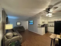 Piney Woods 5  - King Bed Hotels in Texarkana