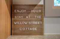 The Willow Street Cottage / Close to Willow Valley / 2 Bed / 1 Bath Hotels in Pequea Township