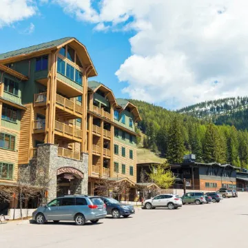 Ski in-Ski out Morning Eagle 3-bedroom condo in Whitefish
