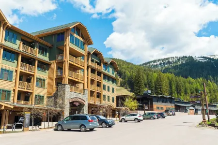 Ski in-Ski out Morning Eagle 3-bedroom condo in Whitefish