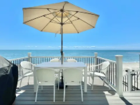 Charming 3 Bedroom Beach Front Cottage Hotels in Milford