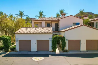 Modern King 2Br/2BA Legacy Villa Near Main Pool