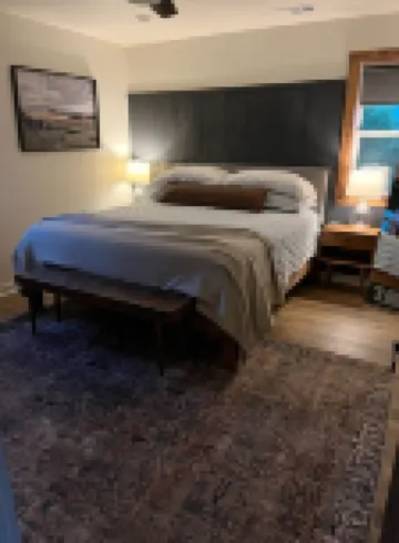 Last of My Kind—NEW modern cabin on the Caddo River and 30 min from Camp Ozark!