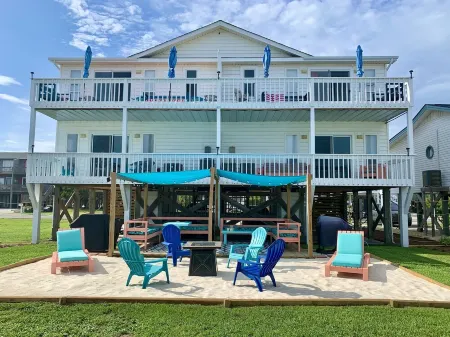 Nauti1 - Relaxing 3bd 2.5 bath Holden Beach Duplex steps from beach access