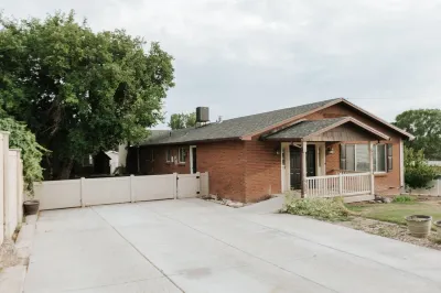 Private Pool and Hot Tub, 4-bedroom Stay Hoteles cerca de College of Technology and Computing