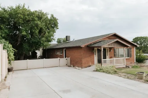 Private Pool and Hot Tub, 4-bedroom Stay