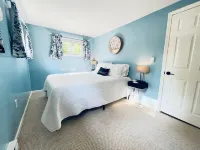 Peaceful, Serene, Lake View thru the trees Hotels in North Harmony