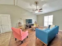 Charming 2-bedroom house with AC, WiFi in wonderful The Colony