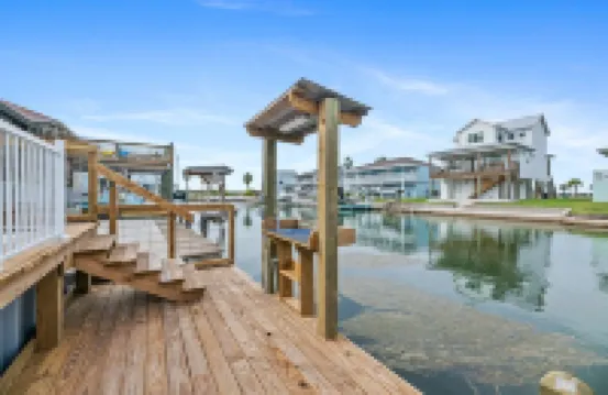 Waterfront Canal home! Private Pool, Hot Tub, Fishing, Dock your Boat!