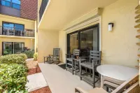 ⛱️ Beach front condo 🚀