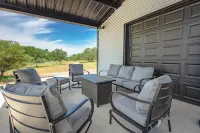 Xenia Creek Barndo l hot tub l pool l Valley Mills, Clifton, Waco, Gatesville