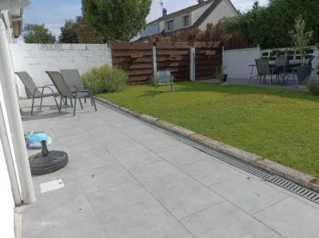 Les Hauts de Cambrai Отели рядом с достопримечательностью «La Caserne»