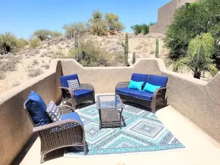 Beautiful Mountain Views and a spacious relaxing home in NW Tucson. Отели рядом с достопримечательностью «Тохоно Чул | Гарденс, Галлерис, энд Бистро»